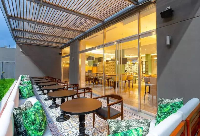 هتل Holiday Inn   Piura, An Ihg