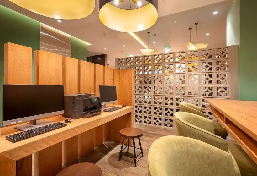 هتل Holiday Inn   Piura, An Ihg