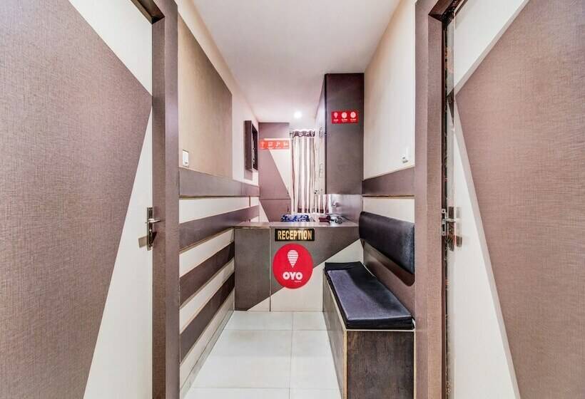 Отель Oyo 27696 Jai Ganesh Banquet Hall & Rooms