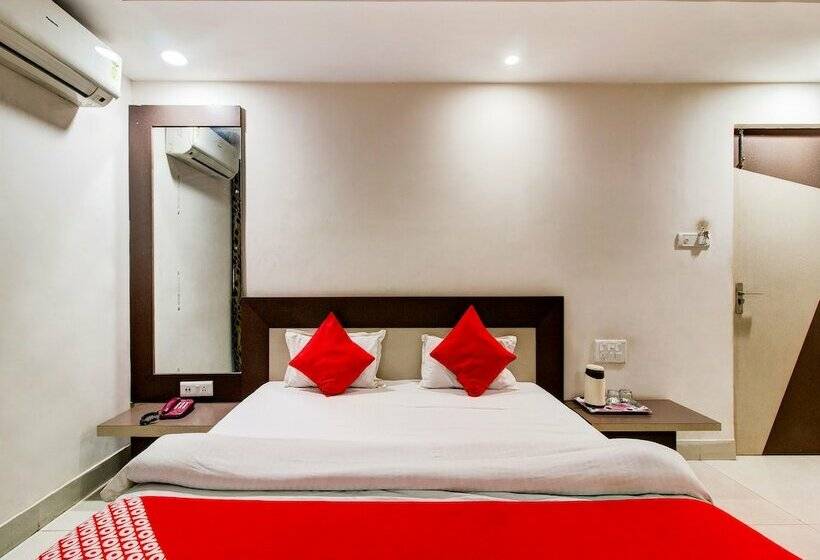 Отель Oyo 27696 Jai Ganesh Banquet Hall & Rooms