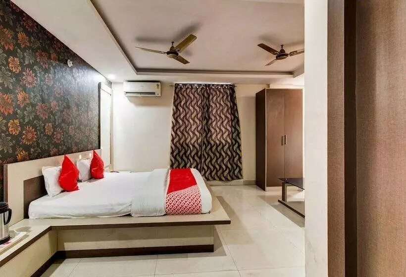 ホテル Oyo 27696 Jai Ganesh Banquet Hall & Rooms