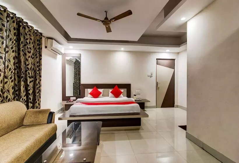 ホテル Oyo 27696 Jai Ganesh Banquet Hall & Rooms