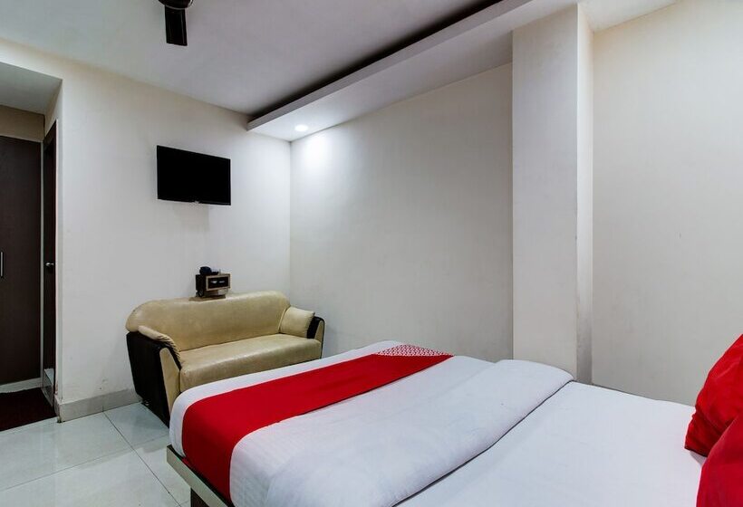 Отель Oyo 27696 Jai Ganesh Banquet Hall & Rooms