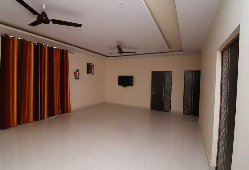 ホテル Oyo 27941 Sangam Darshan