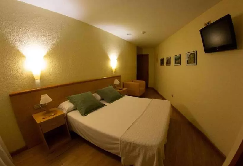 ペンション Hostal Cabrerès