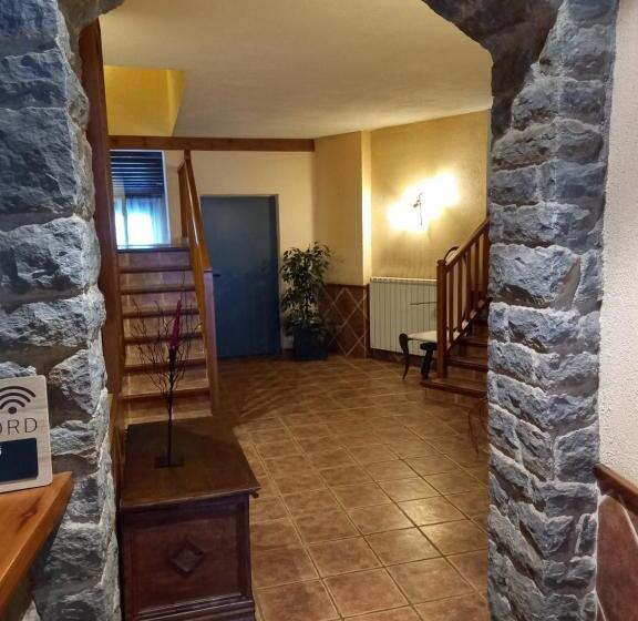 Пансион Hostal Cabrerès