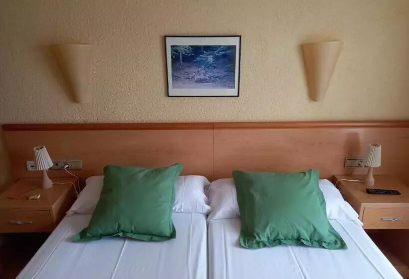 ペンション Hostal Cabrerès