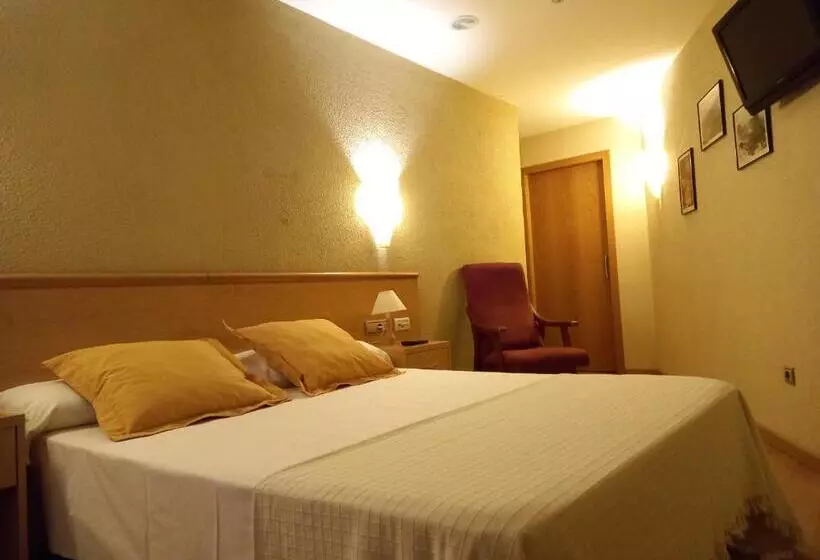 ペンション Hostal Cabrerès