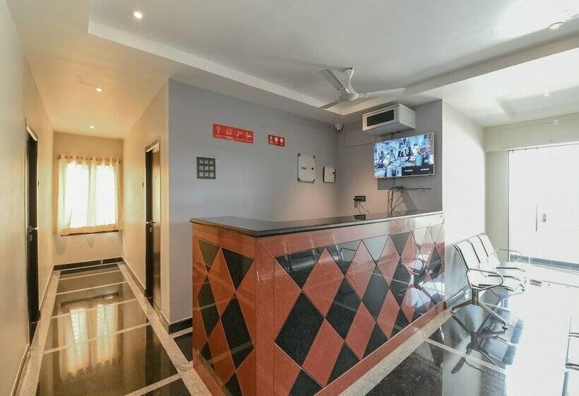 호텔 Oyo 19598 Sai Ram Grand