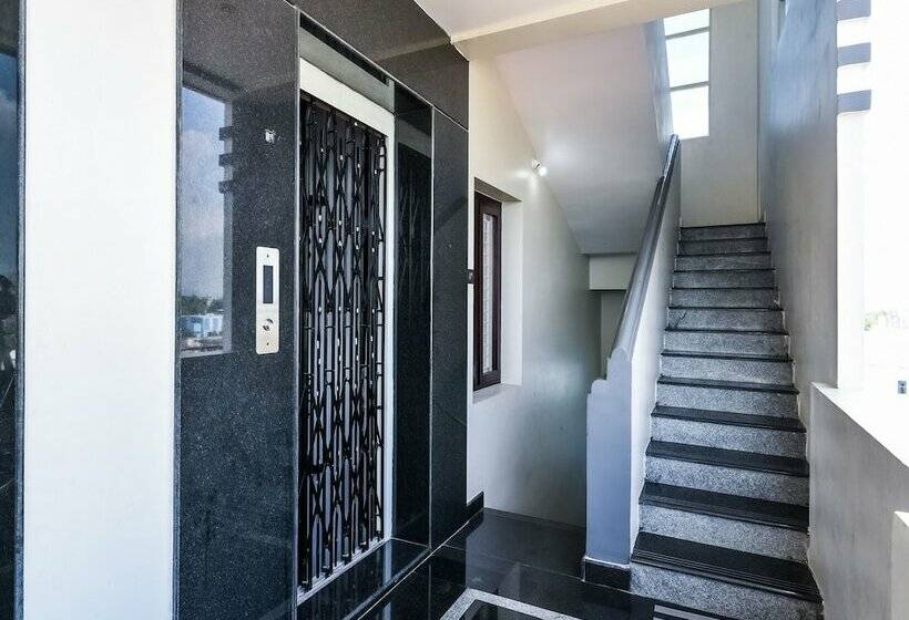 호텔 Oyo 19598 Sai Ram Grand