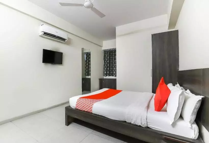 ホテル Oyo 28361 Siddhi Vinayak Palace