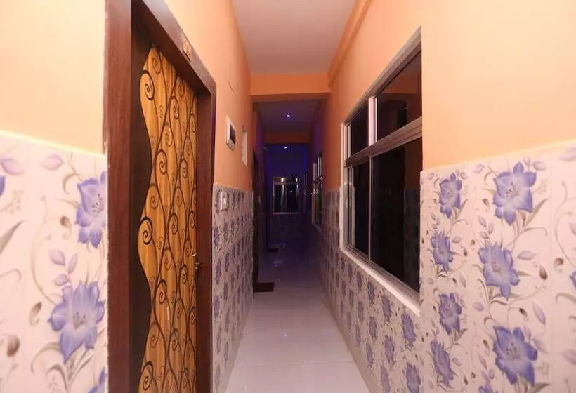 Oyo 27734 Hotel Savasi