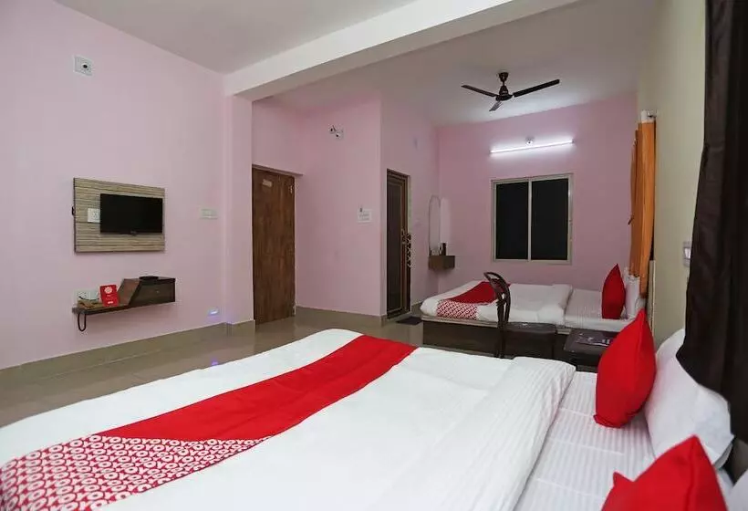 Oyo 27734 Hotel Savasi