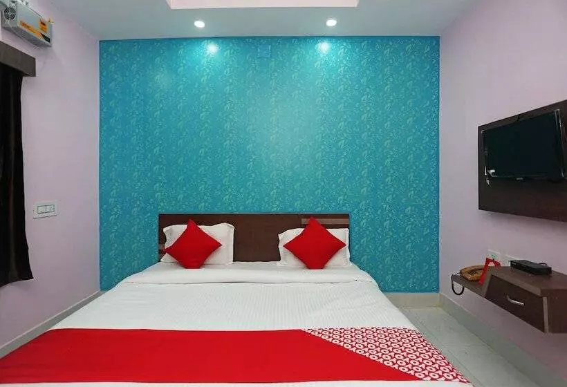 Oyo 27734 Hotel Savasi