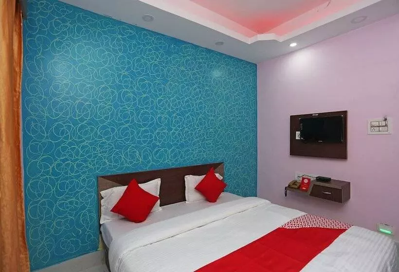 Oyo 27734 Hotel Savasi