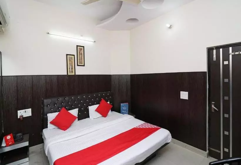 Oyo 28329 Hotel The City Park