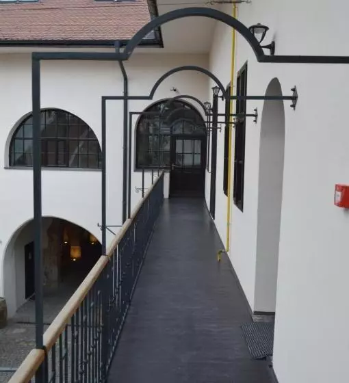 Majatalo Guest House 1568