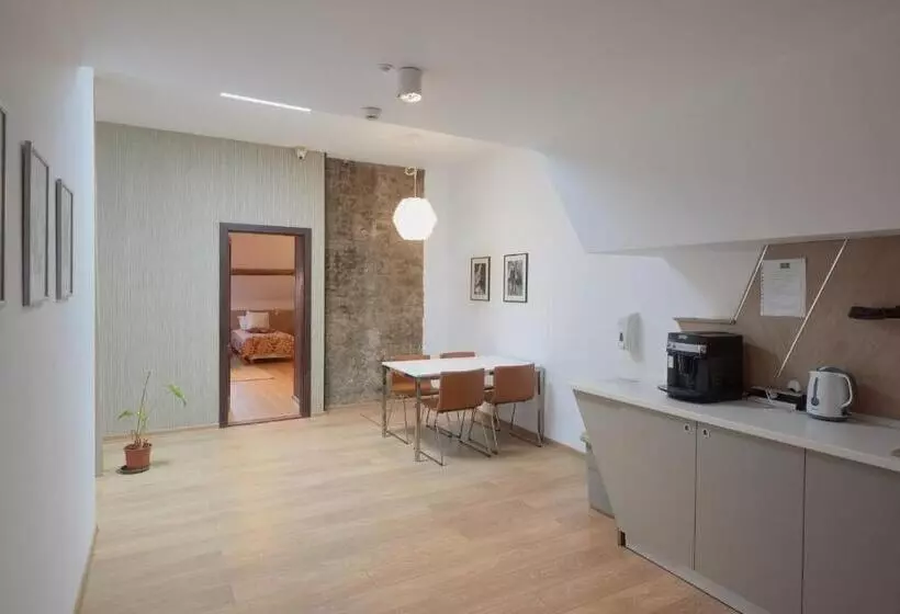 Majatalo Guest House 1568