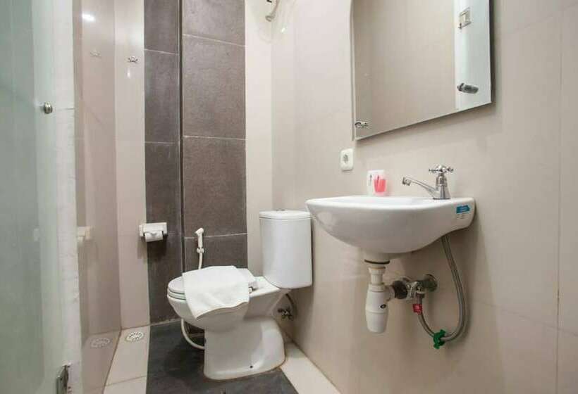 فندق Reddoorz Near Pasar Turi Station