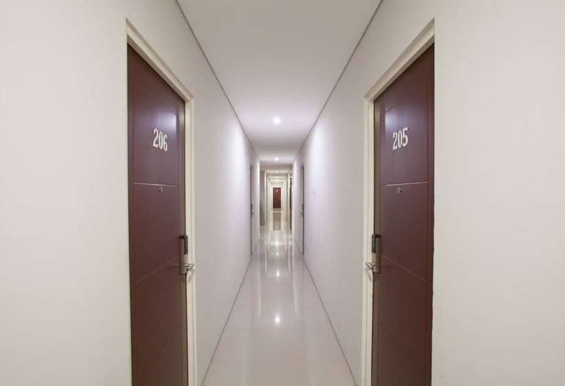 فندق Reddoorz Near Pasar Turi Station