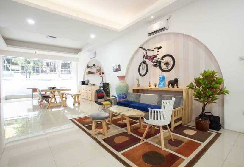 فندق Reddoorz Near Pasar Turi Station