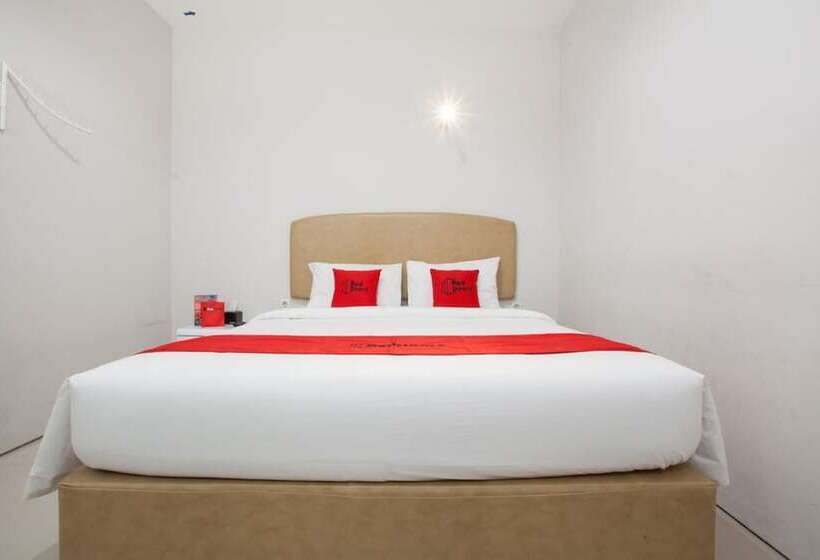 فندق Reddoorz Near Pasar Turi Station