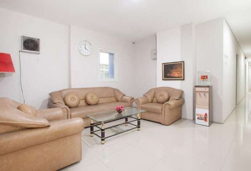 فندق Reddoorz Near Pasar Turi Station