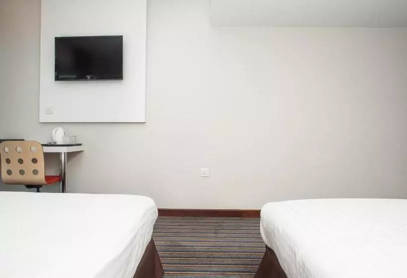 ホテル Capital O 90083 Riverfront Inn