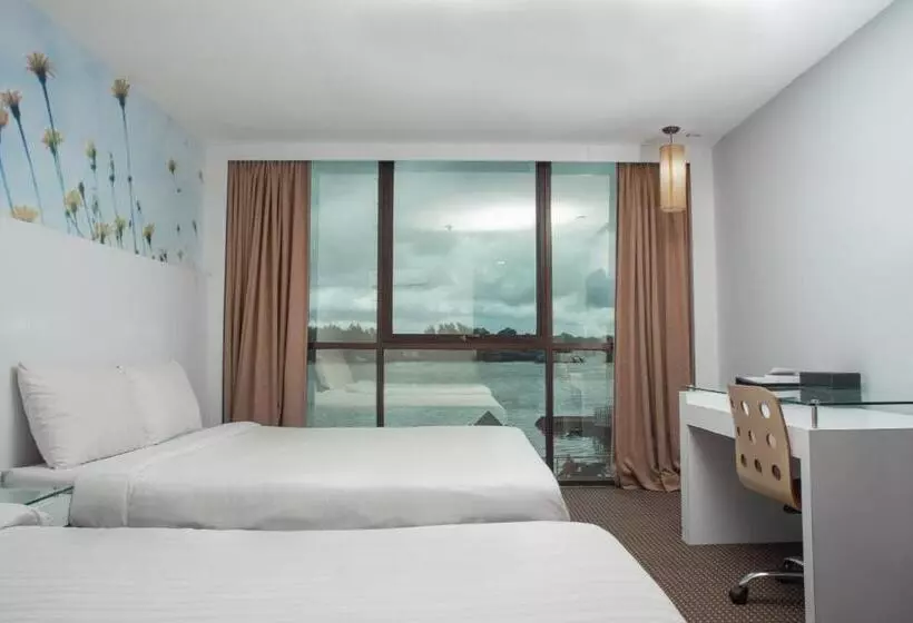 ホテル Capital O 90083 Riverfront Inn