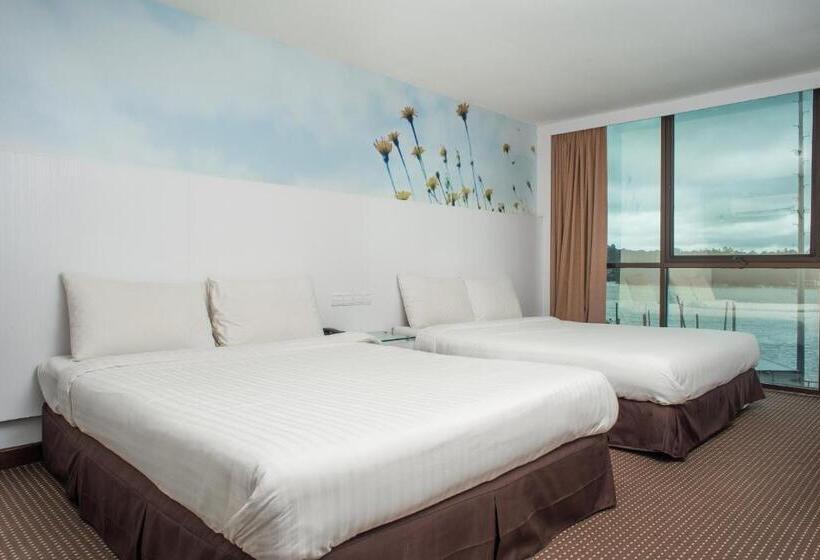 Hotel Capital O 90083 Riverfront Inn