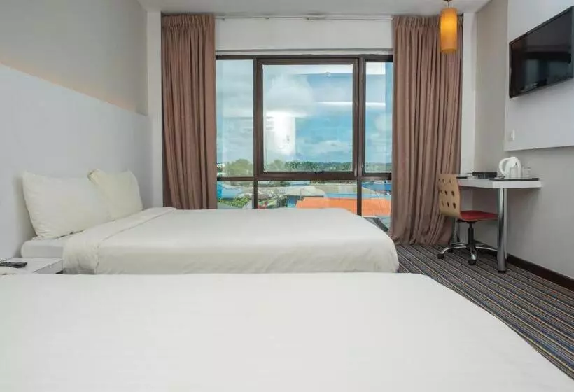 ホテル Capital O 90083 Riverfront Inn