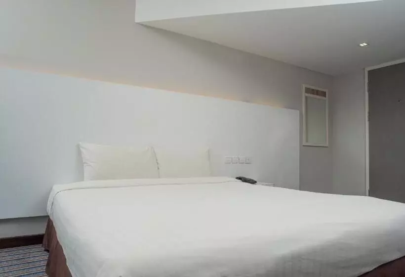 ホテル Capital O 90083 Riverfront Inn