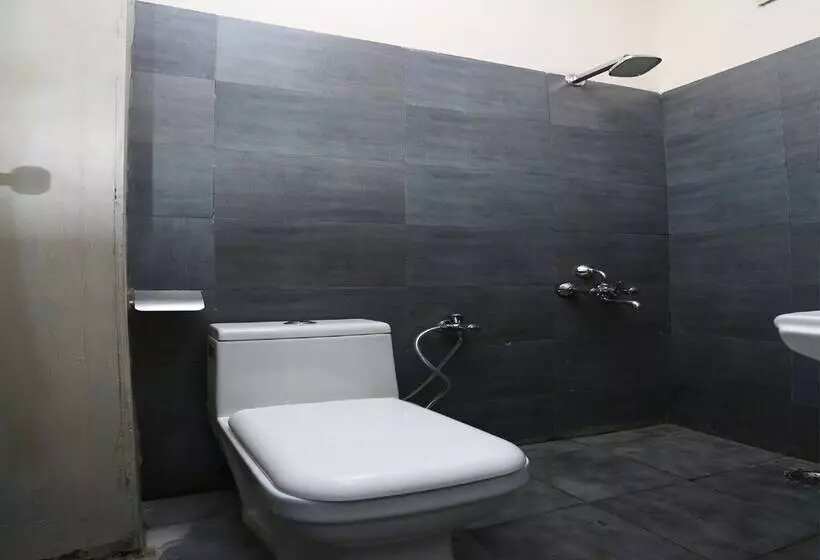 Oyo 28670 Hotel Dev Palace