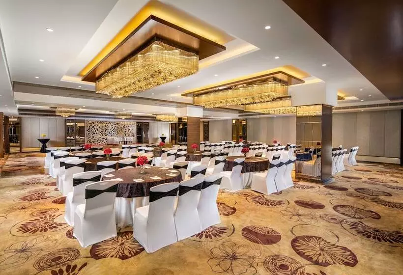 Hotelli Nirvana Sarovar Portico Gorakhpur
