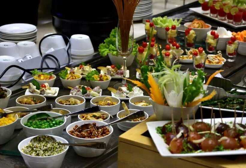 فندق Nirvana Sarovar Portico Gorakhpur