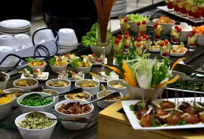 Hotelli Nirvana Sarovar Portico Gorakhpur