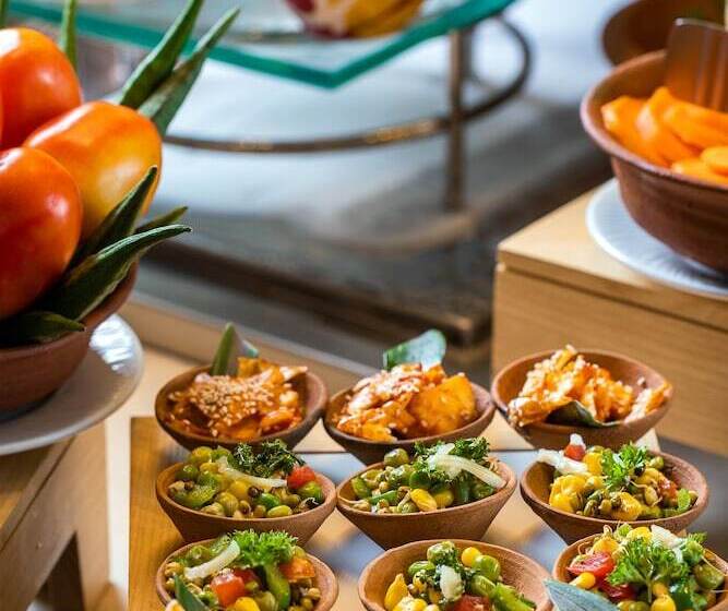 فندق Nirvana Sarovar Portico Gorakhpur