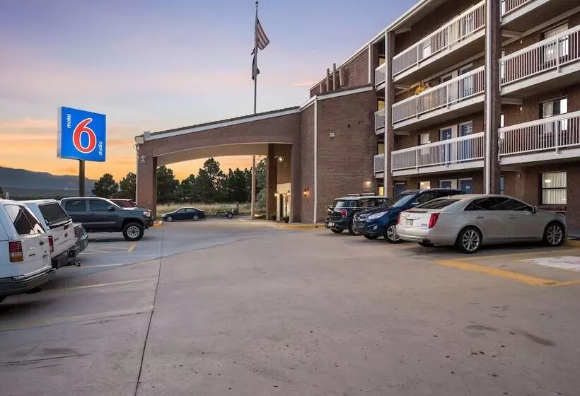 ホテル Studio 6 Colorado Springs, Colorado  Air Force Academy