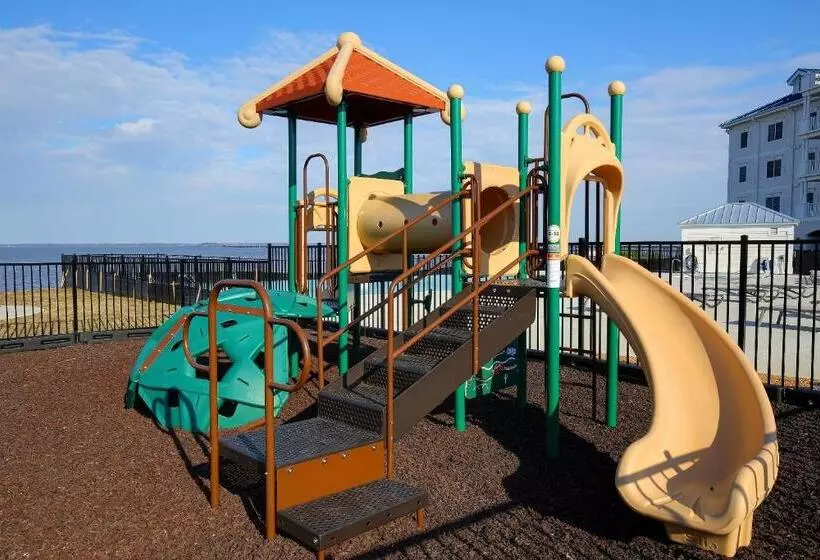 Hotelli Waterside Resort By Capital Vacations