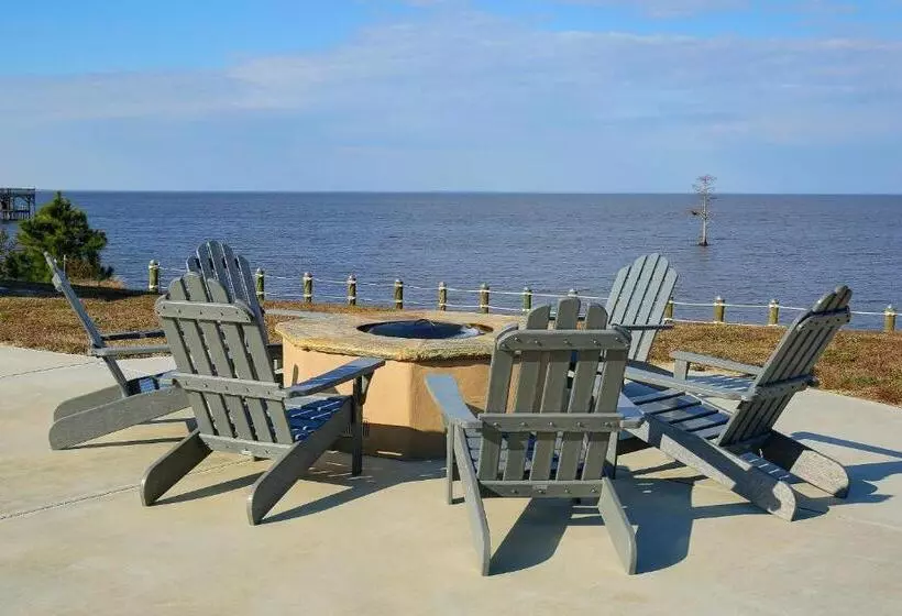 Hotelli Waterside Resort By Capital Vacations