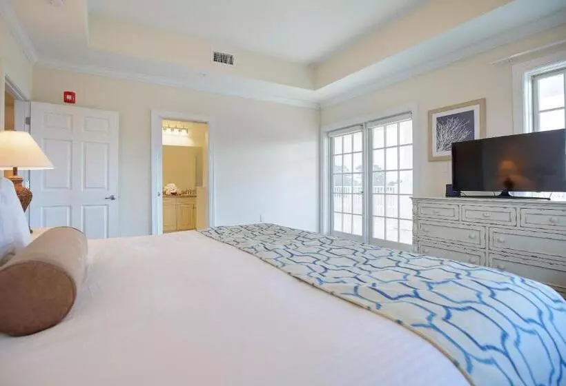 Hotelli Waterside Resort By Capital Vacations