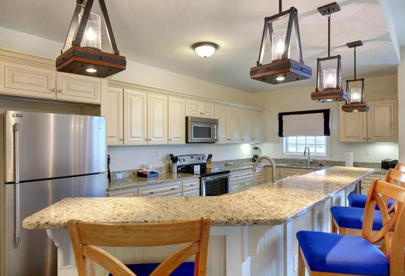 فندق Waterside Resort By Capital Vacations