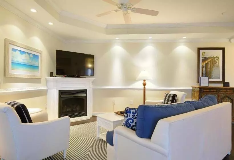 Hotelli Waterside Resort By Capital Vacations