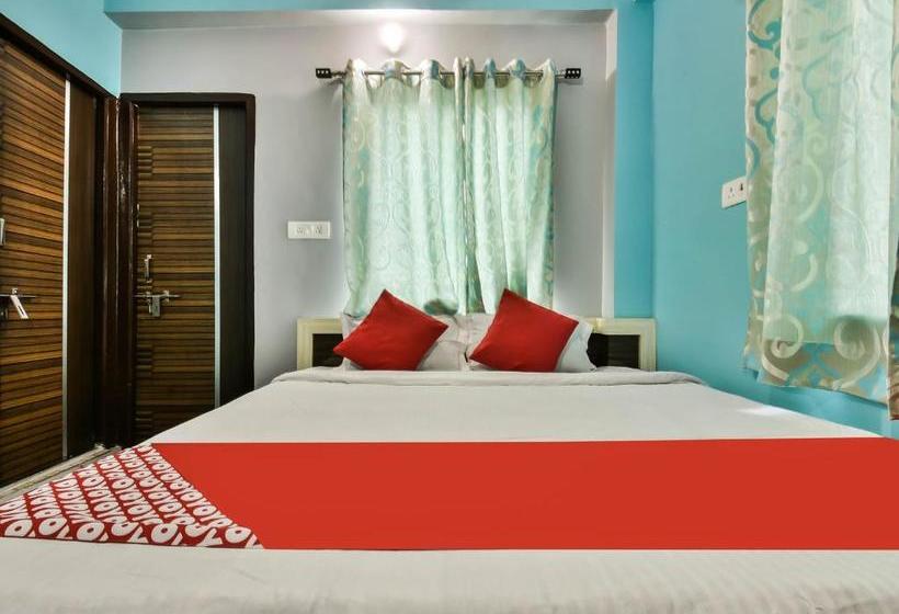 Отель Capital O 27616 Mega Royal