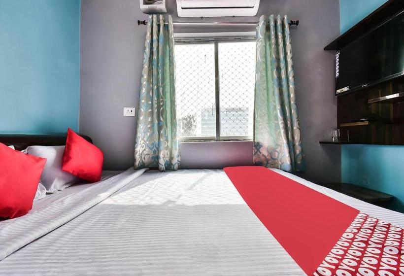 Отель Capital O 27616 Mega Royal