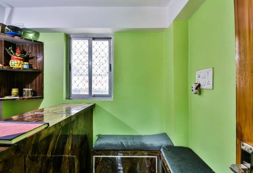 Отель Capital O 27616 Mega Royal