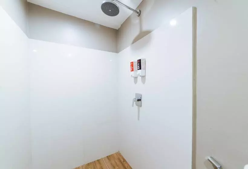 ペンション Reddoorz At Samat Mandaluyong