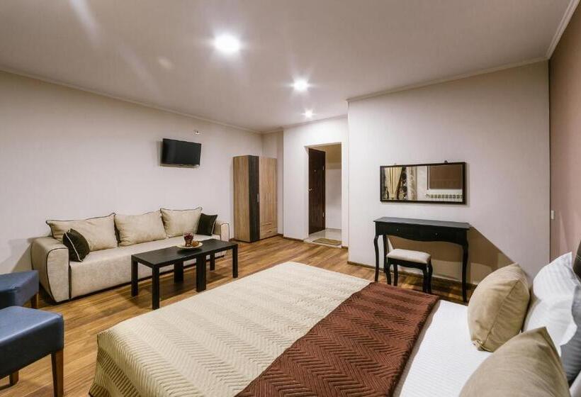 Family Hotel Ring & Thermal