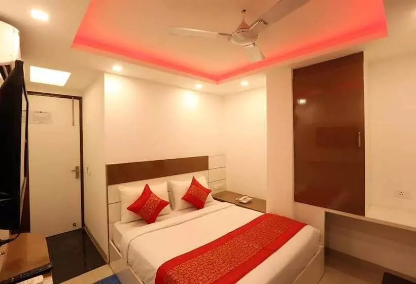 ホテル Peridot Near Igi Delhi Airport