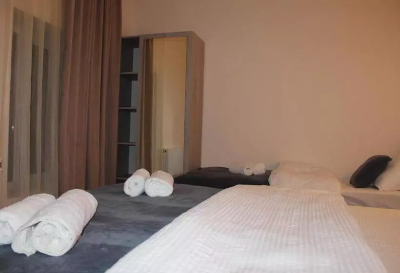 پانسیون Rooms 3